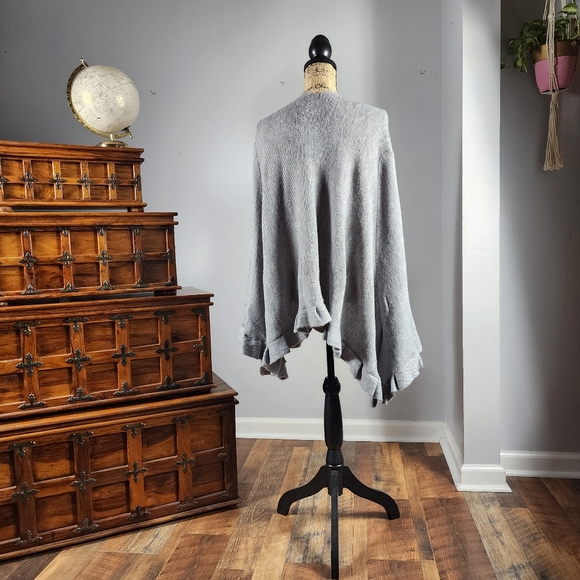 Open-Front Ruffled Wrap - Picture 4 of 5